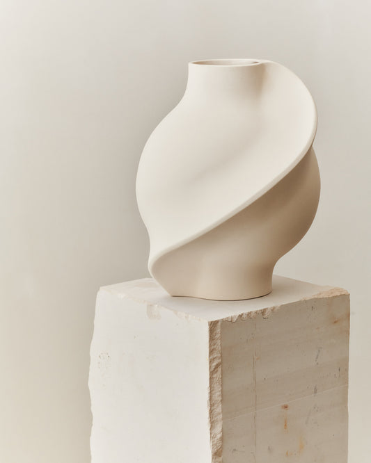 PIROUT VASE 02