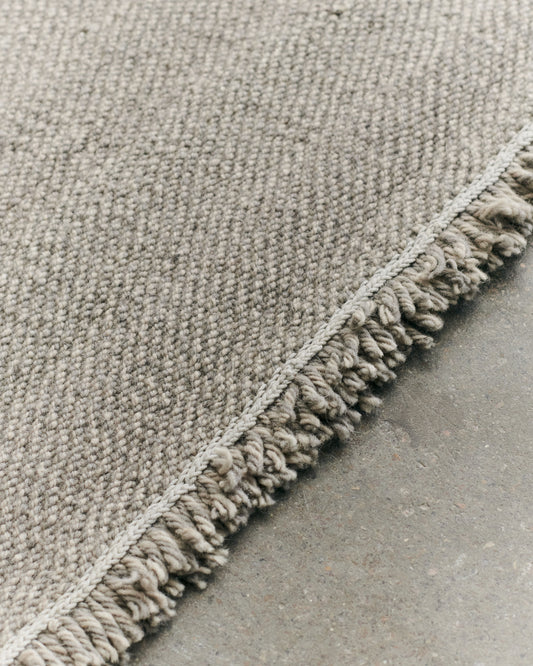 FOUND RUG 04