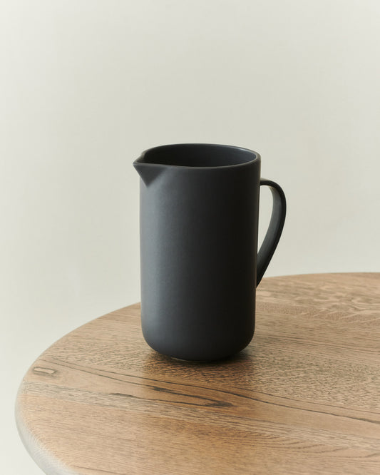 PISU 14 PITCHER