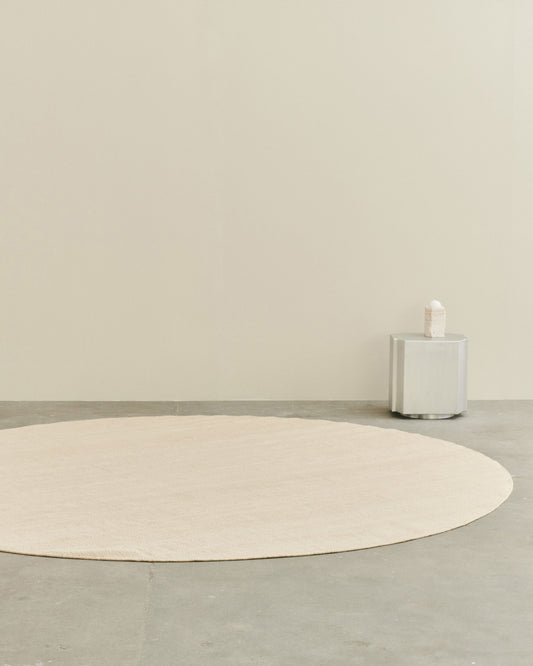 FOUND RUG 06
